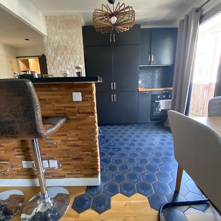 Appartement Cocooning, Design, Confort & Balcon سان دوني المظهر الخارجي الصورة